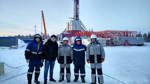  service team on site ZJ50LDB Solids Control System in Russia 